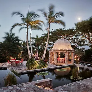 Inn Golden Rock